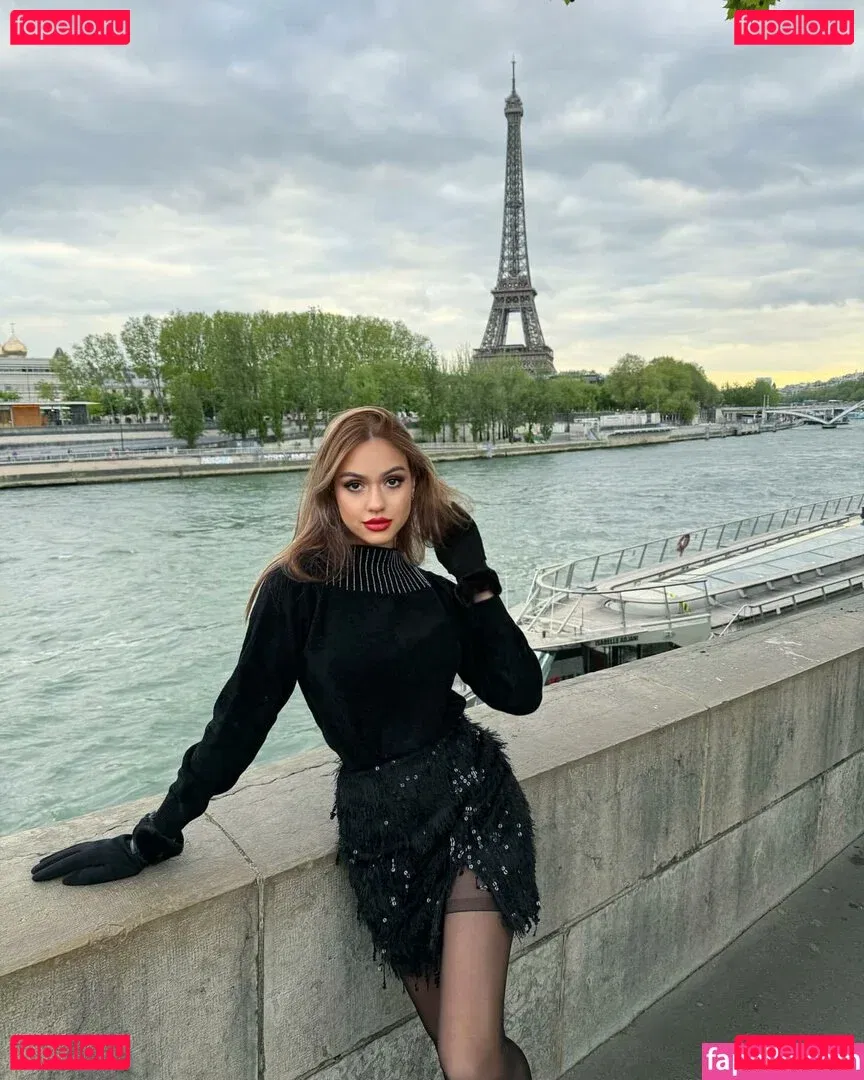 Radhika Chandhok Onlyfans Photo Gallery 