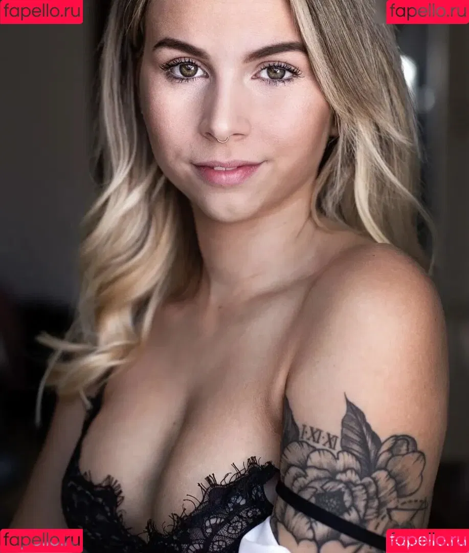 Kira Rodrigues Onlyfans Photo Gallery 