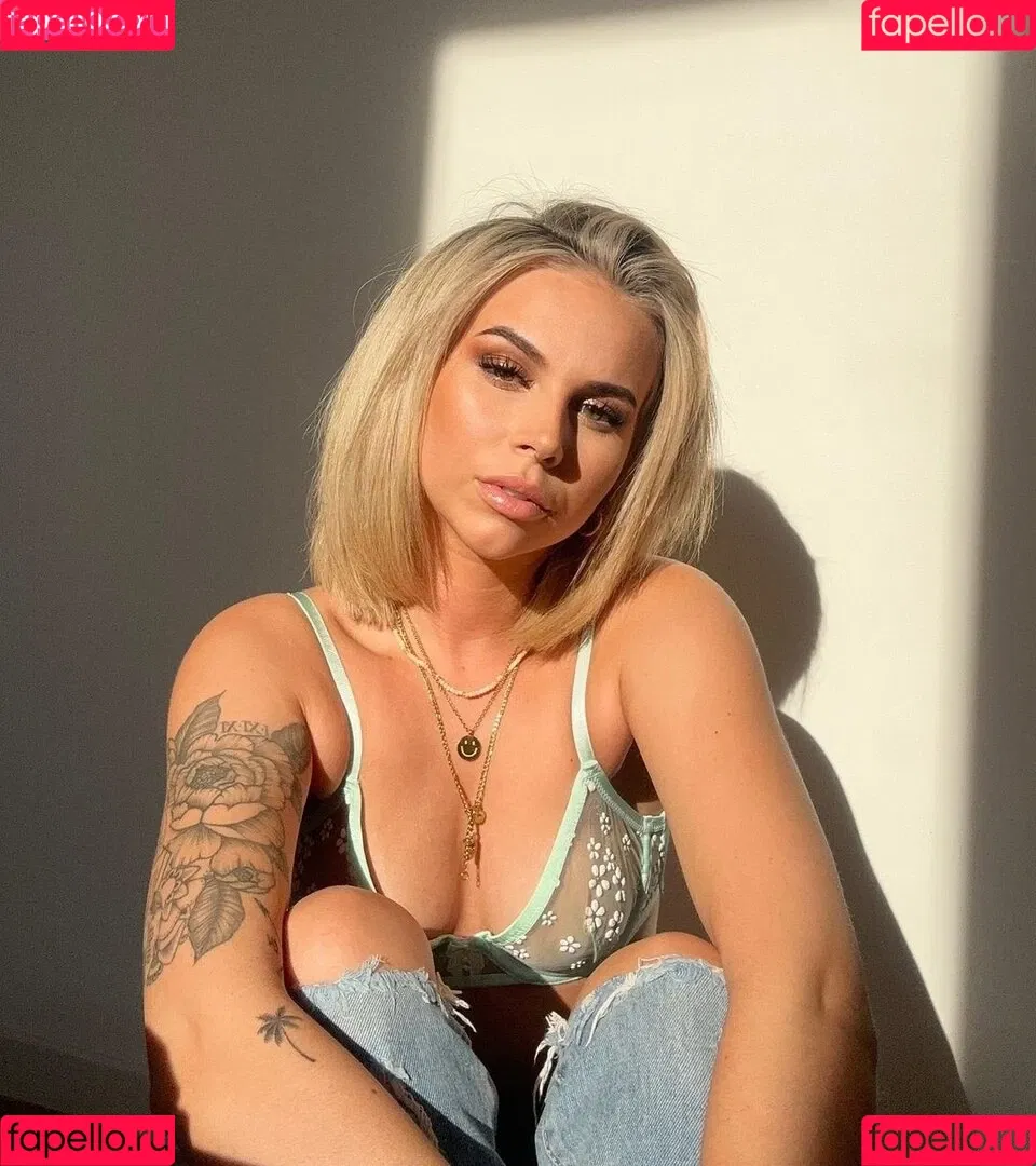 Kira Rodrigues Onlyfans Photo Gallery 