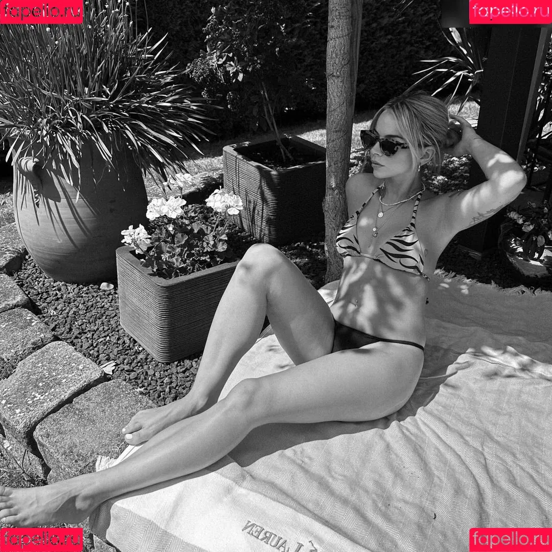 Kira Rodrigues Onlyfans Photo Gallery 