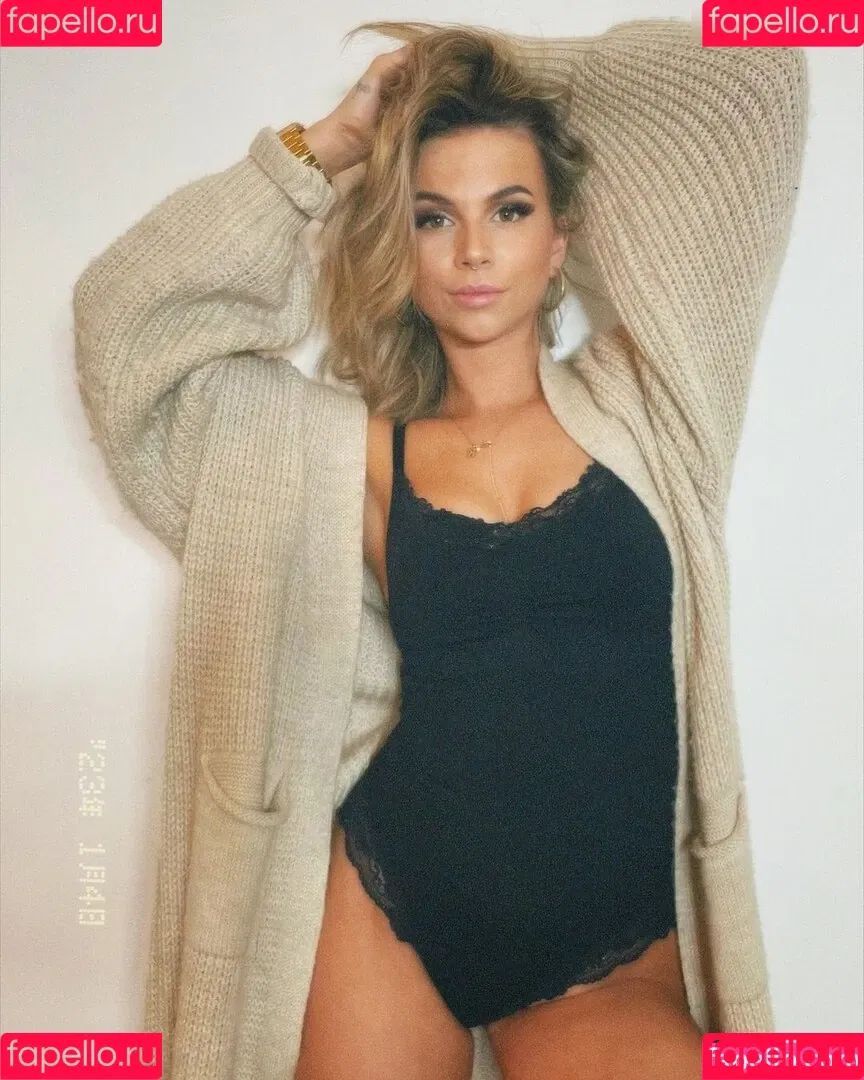 Kira Rodrigues Onlyfans Photo Gallery 