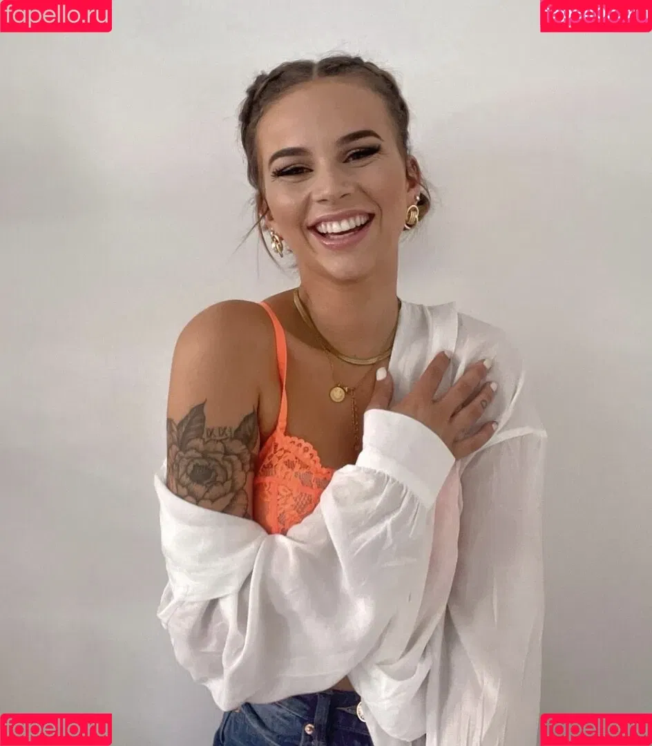 Kira Rodrigues Onlyfans Photo Gallery 