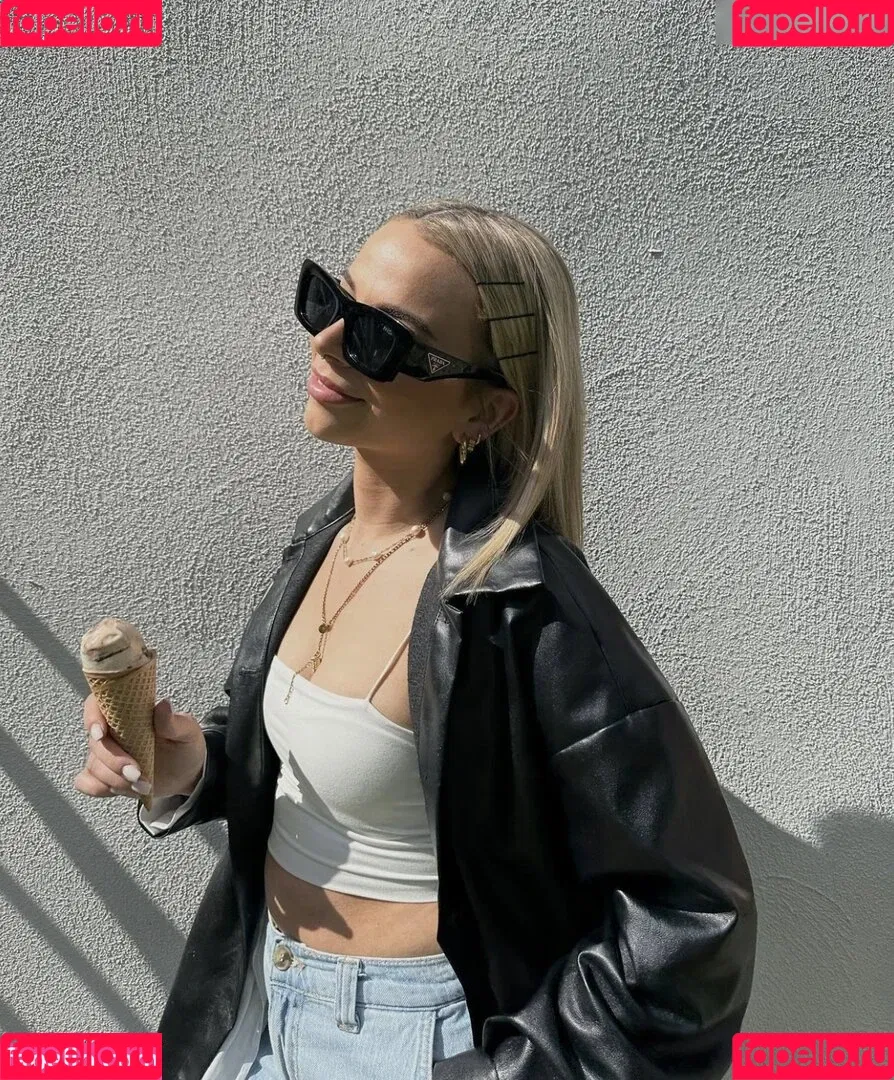 Kira Rodrigues Onlyfans Photo Gallery 