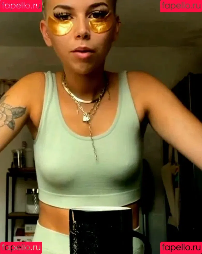 Kira Rodrigues Onlyfans Photo Gallery 