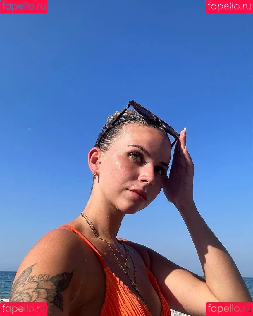 Kira Rodrigues Onlyfans Photo Gallery 