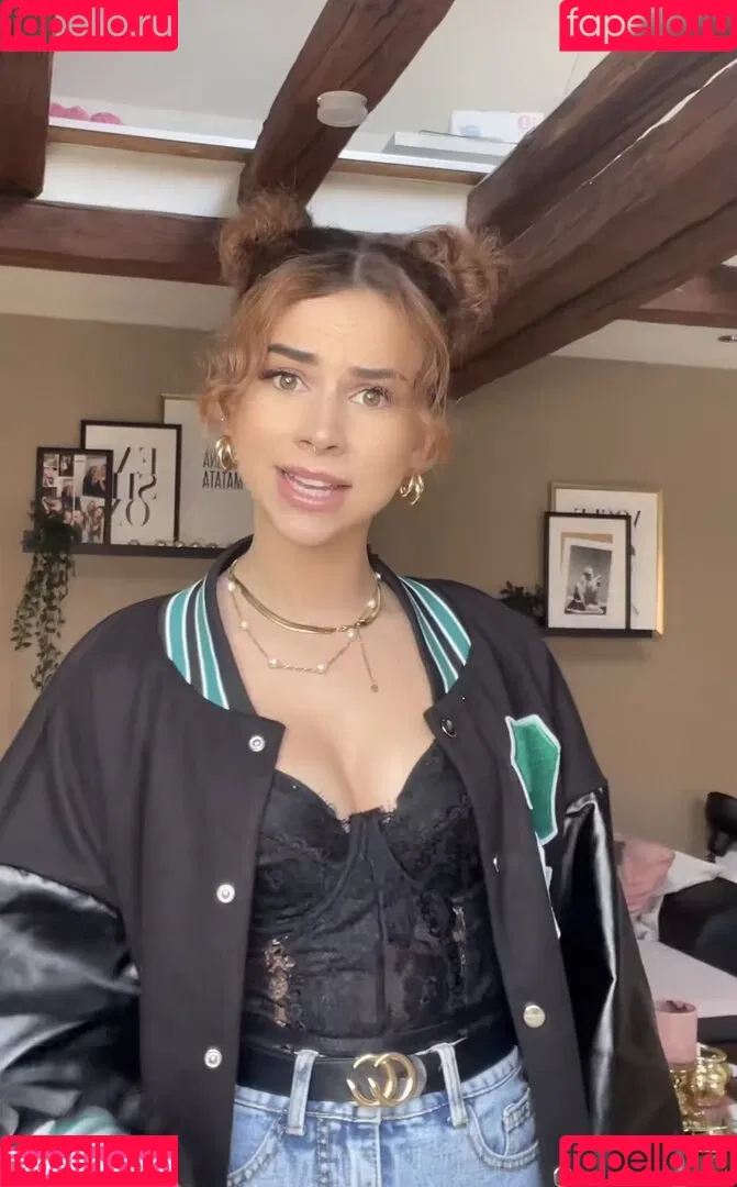 Kira Rodrigues Onlyfans Photo Gallery 