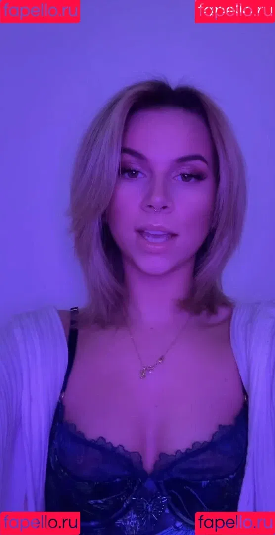 Kira Rodrigues Onlyfans Photo Gallery 