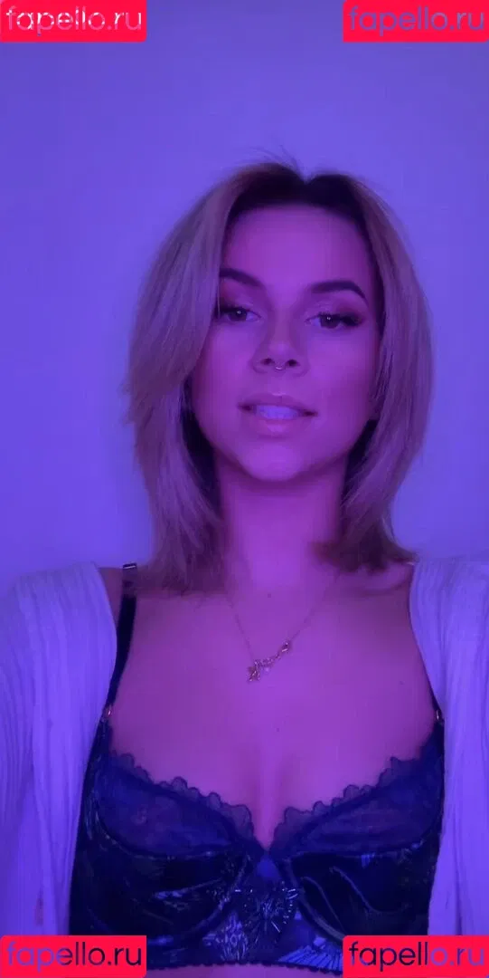 Kira Rodrigues Onlyfans Photo Gallery 
