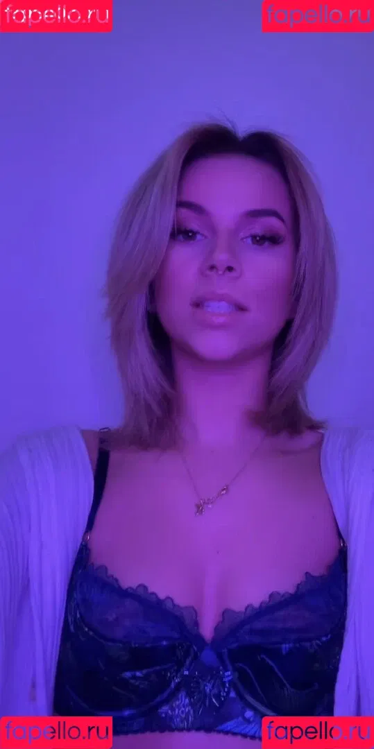 Kira Rodrigues Onlyfans Photo Gallery 