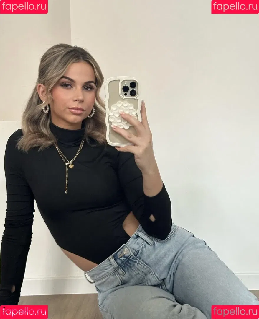 Kira Rodrigues Onlyfans Photo Gallery 