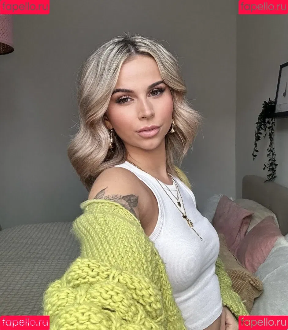 Kira Rodrigues Onlyfans Photo Gallery 