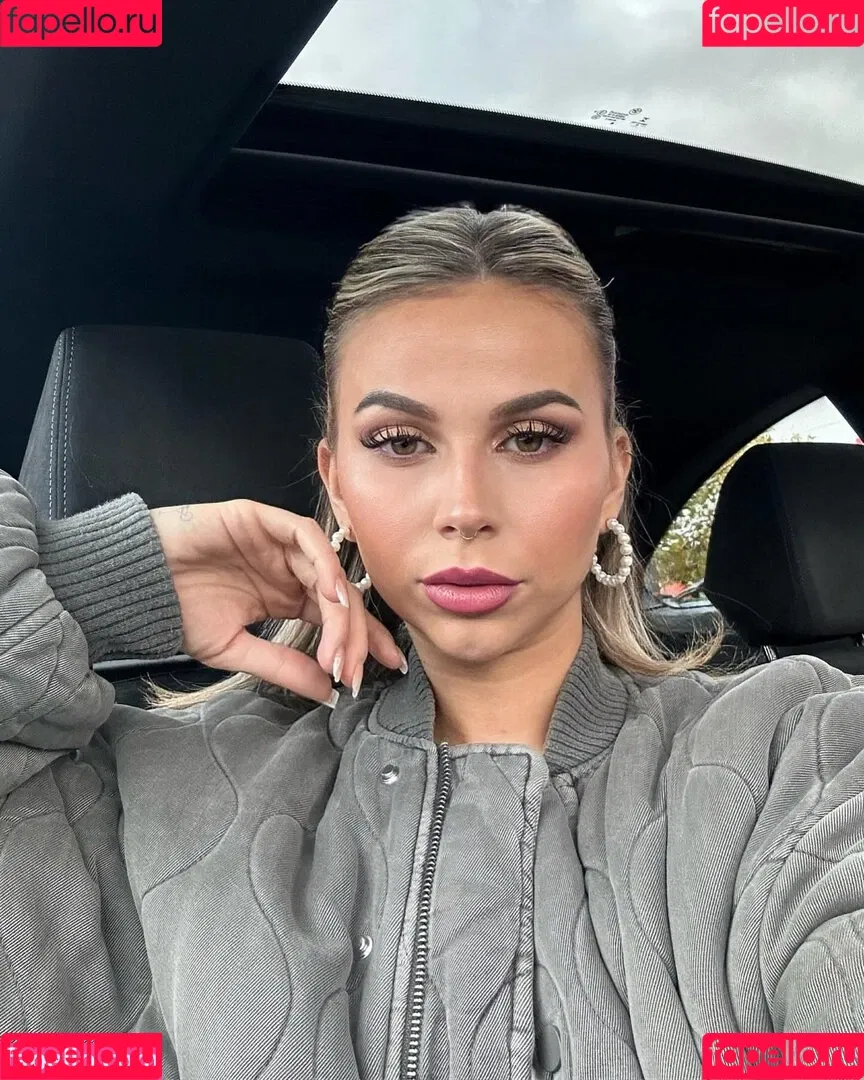 Kira Rodrigues Onlyfans Photo Gallery 
