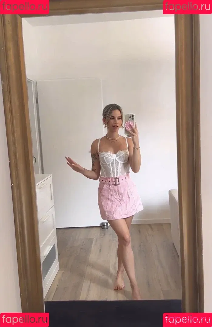 Kira Rodrigues Onlyfans Photo Gallery 