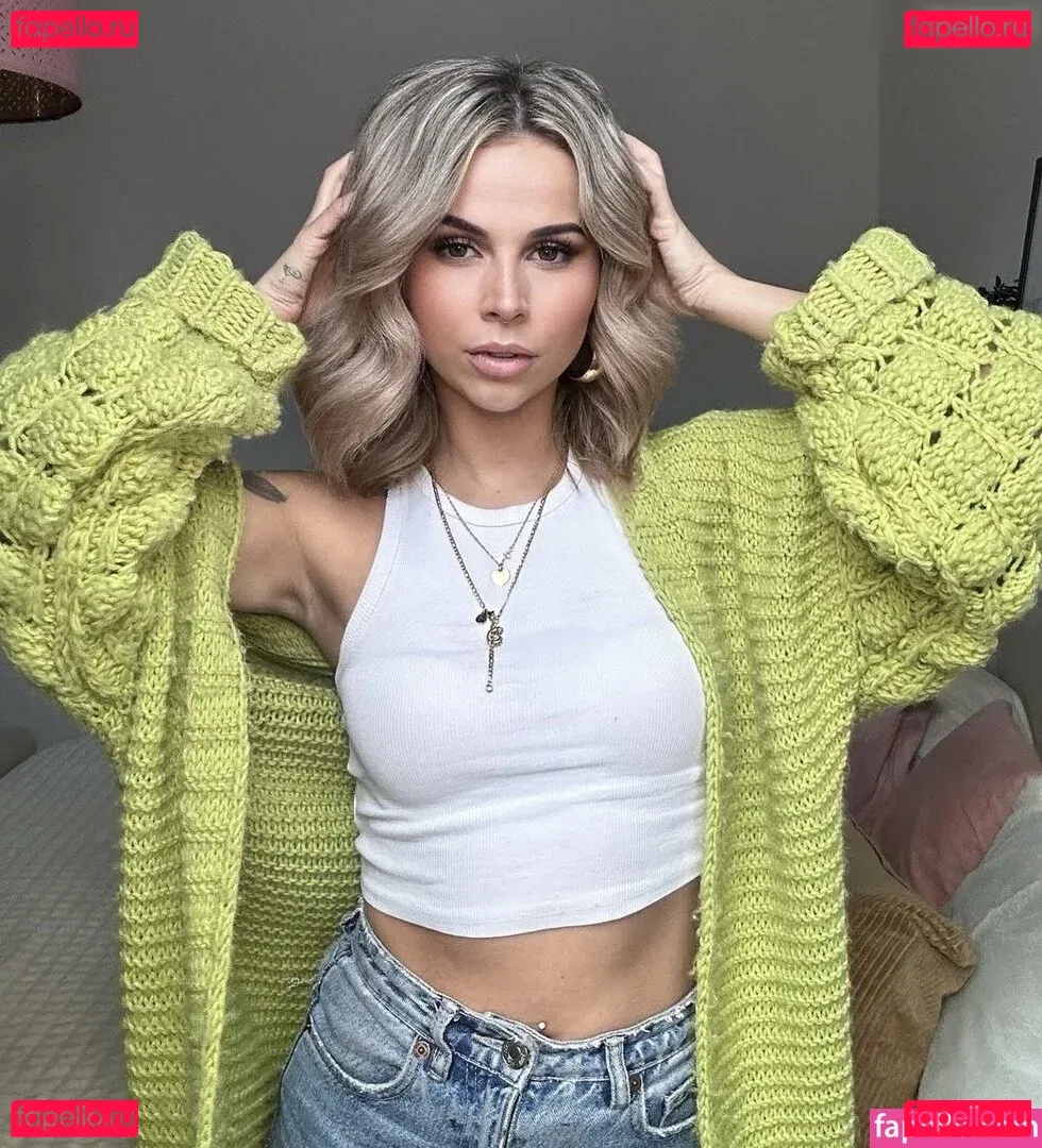 Kira Rodrigues Onlyfans Photo Gallery 