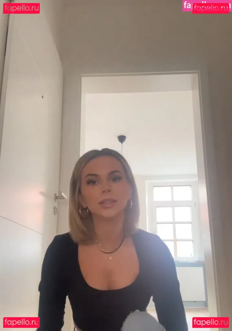 Kira Rodrigues Onlyfans Photo Gallery 