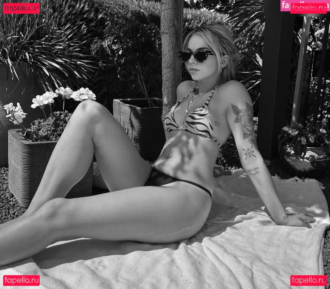 Kira Rodrigues Onlyfans Photo Gallery 