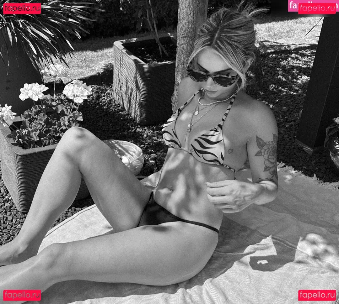 Kira Rodrigues Onlyfans Photo Gallery 