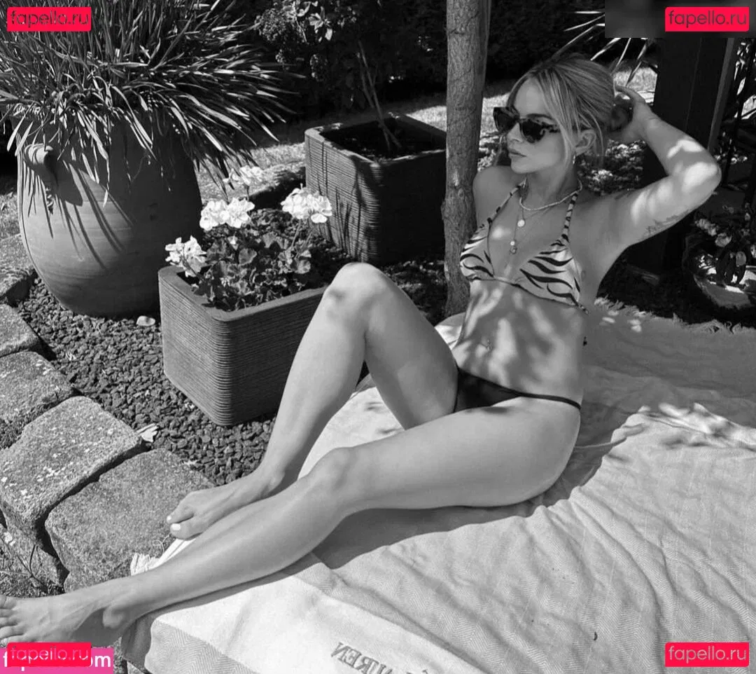 Kira Rodrigues Onlyfans Photo Gallery 