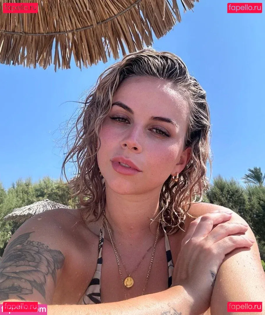 Kira Rodrigues Onlyfans Photo Gallery 