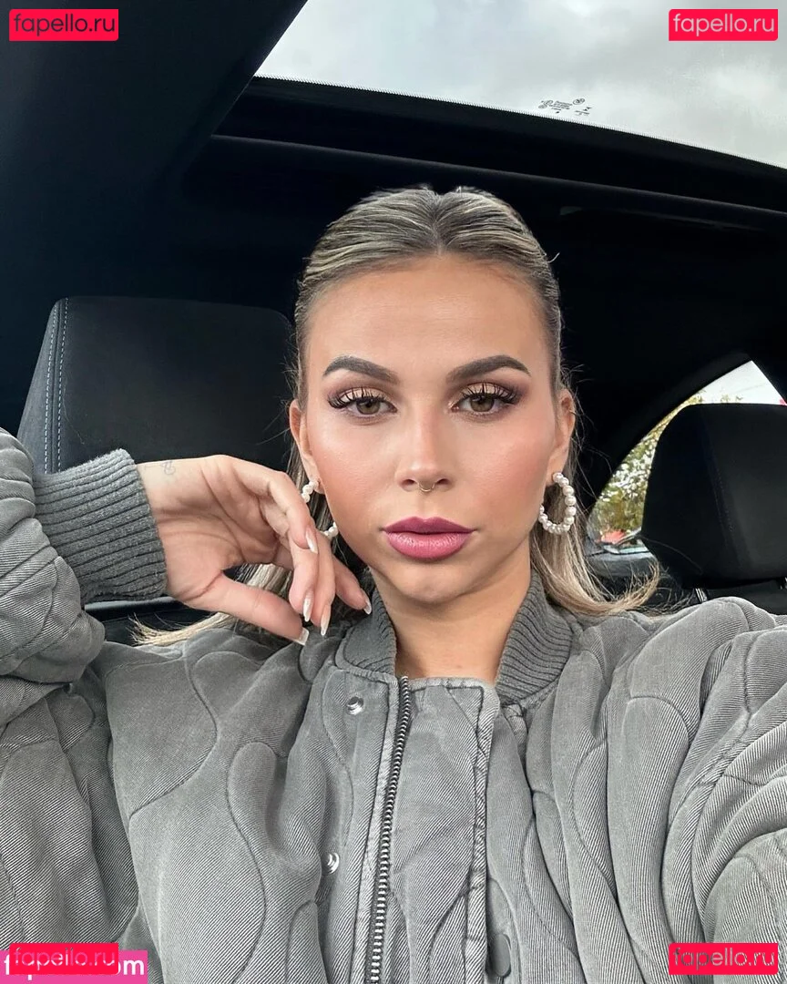 Kira Rodrigues Onlyfans Photo Gallery 