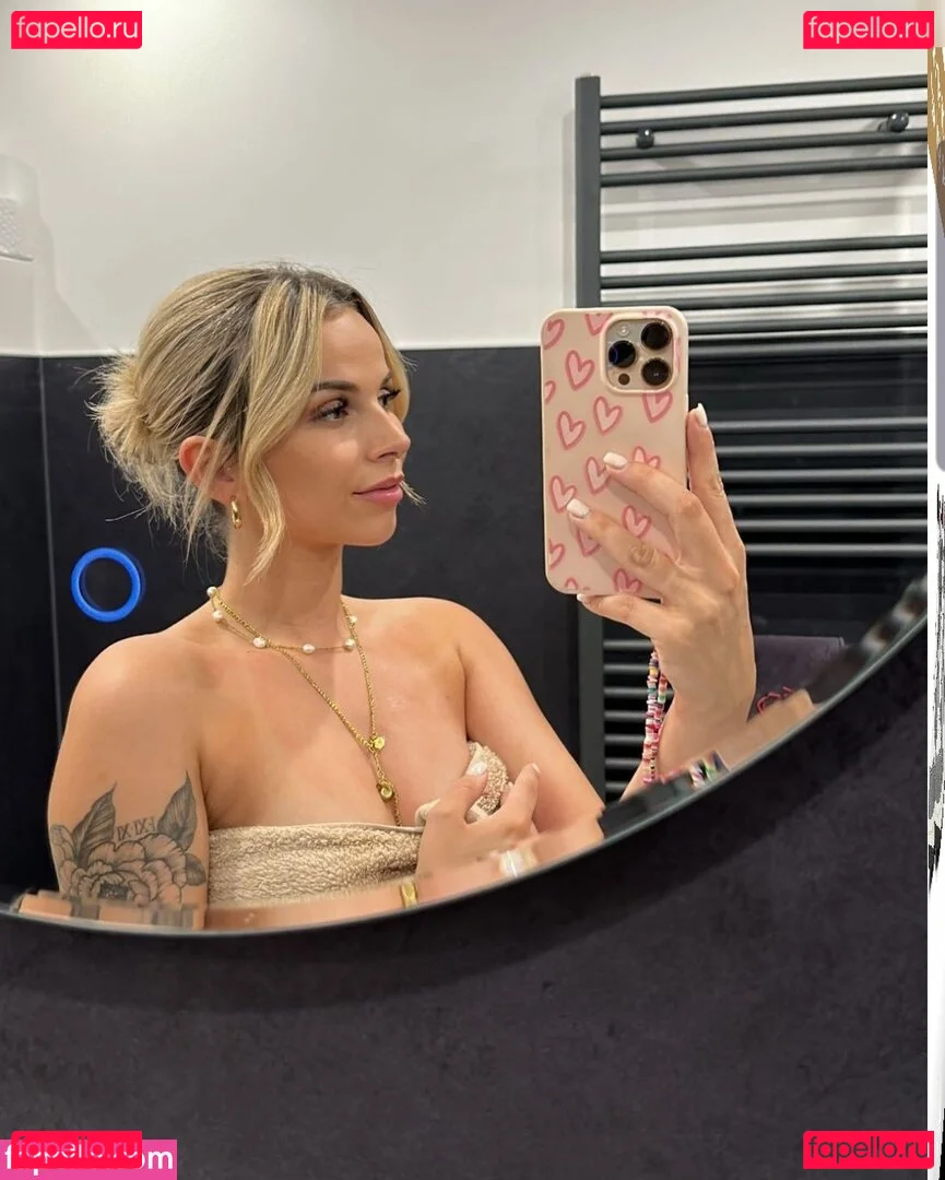 Kira Rodrigues Onlyfans Photo Gallery 