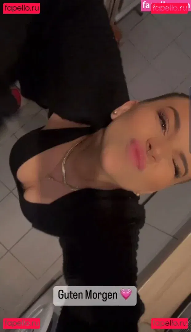 Kira Rodrigues Onlyfans Photo Gallery 