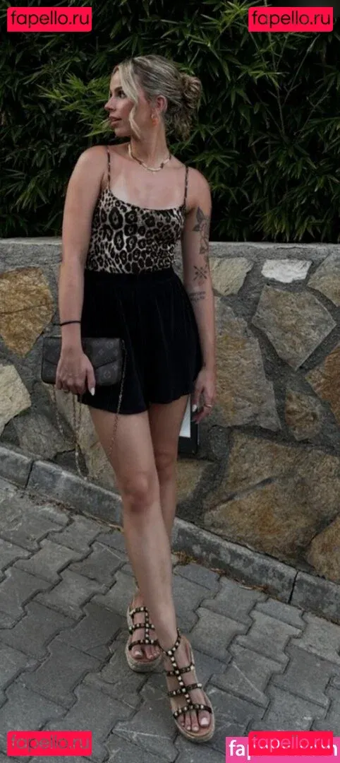 Kira Rodrigues Onlyfans Photo Gallery 