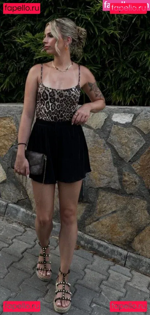 Kira Rodrigues Onlyfans Photo Gallery 