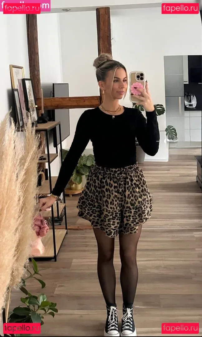 Kira Rodrigues Onlyfans Photo Gallery 