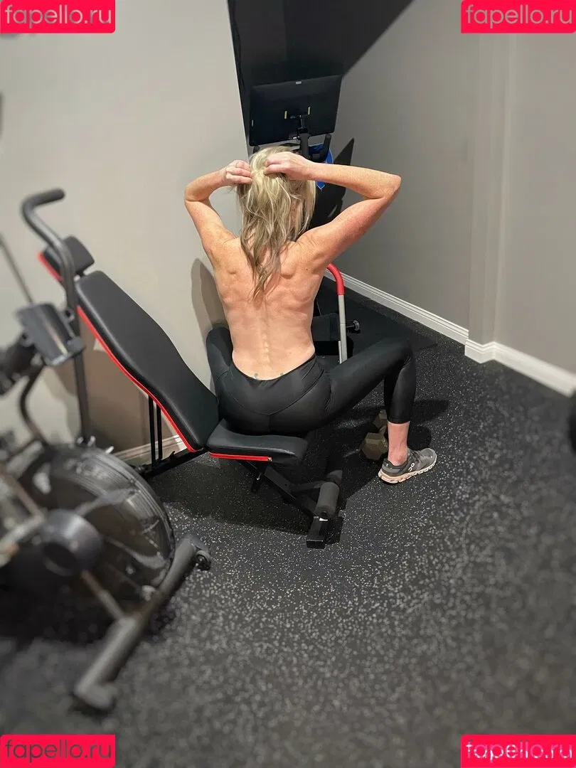tallgirlalli Onlyfans Photo Gallery 