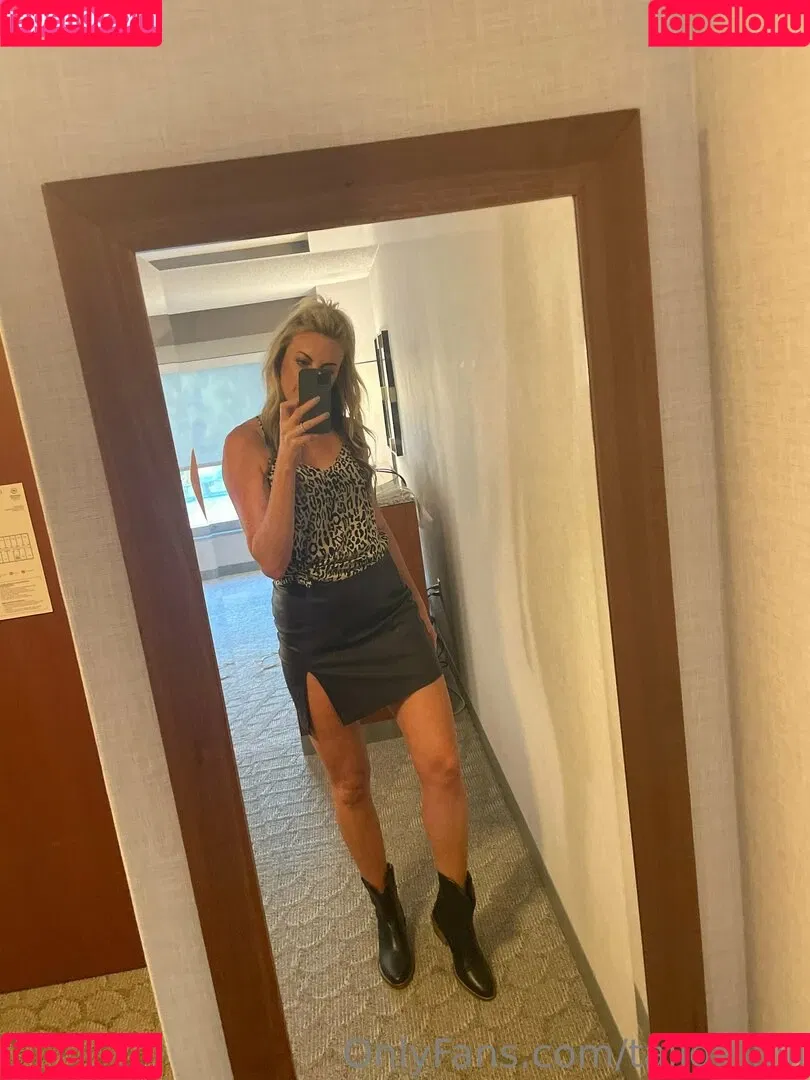 tallgirlalli Onlyfans Photo Gallery 
