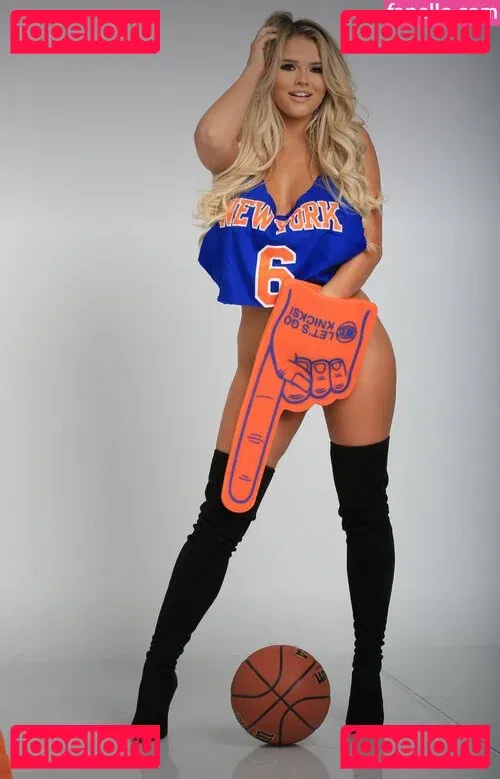 Kinsey Wolanski Onlyfans Photo Gallery 