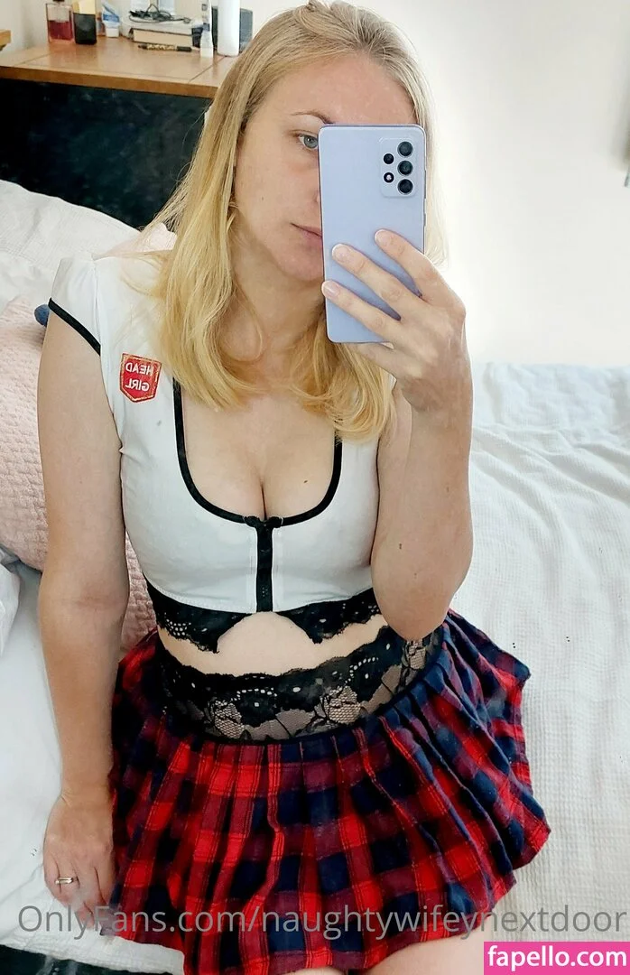 naughtywifeynextdoor Onlyfans Photo Gallery 