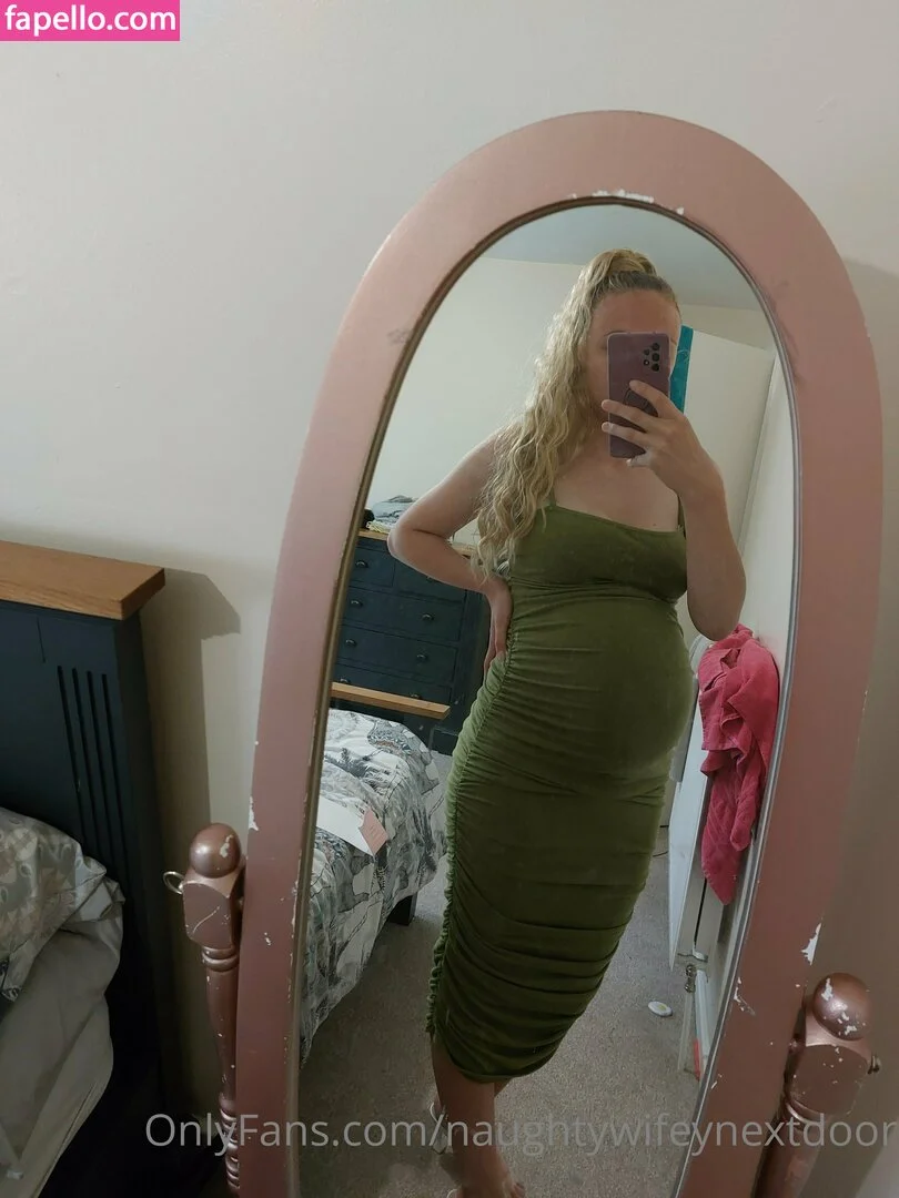 naughtywifeynextdoor Onlyfans Photo Gallery 