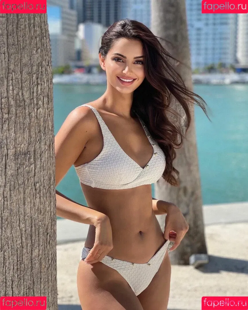Mahlagha Jaberi Onlyfans Photo Gallery 