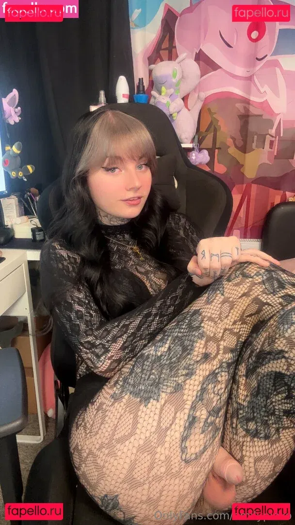 emilypiexo Onlyfans Photo Gallery 