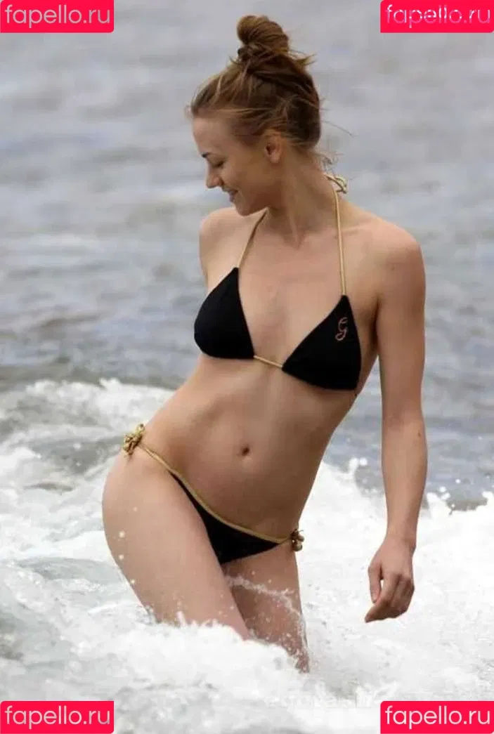 Yvonne Strahovski Onlyfans Photo Gallery 