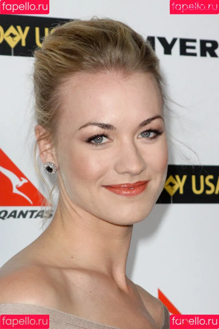 Yvonne Strahovski Onlyfans Photo Gallery 