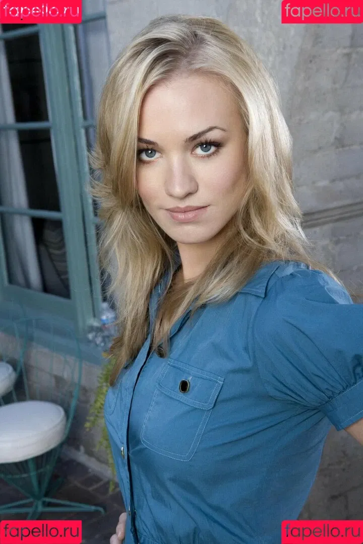 Yvonne Strahovski Onlyfans Photo Gallery 