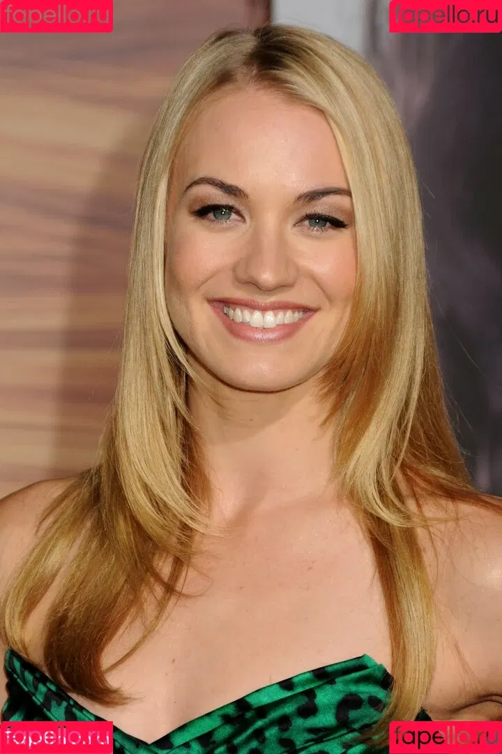 Yvonne Strahovski Onlyfans Photo Gallery 