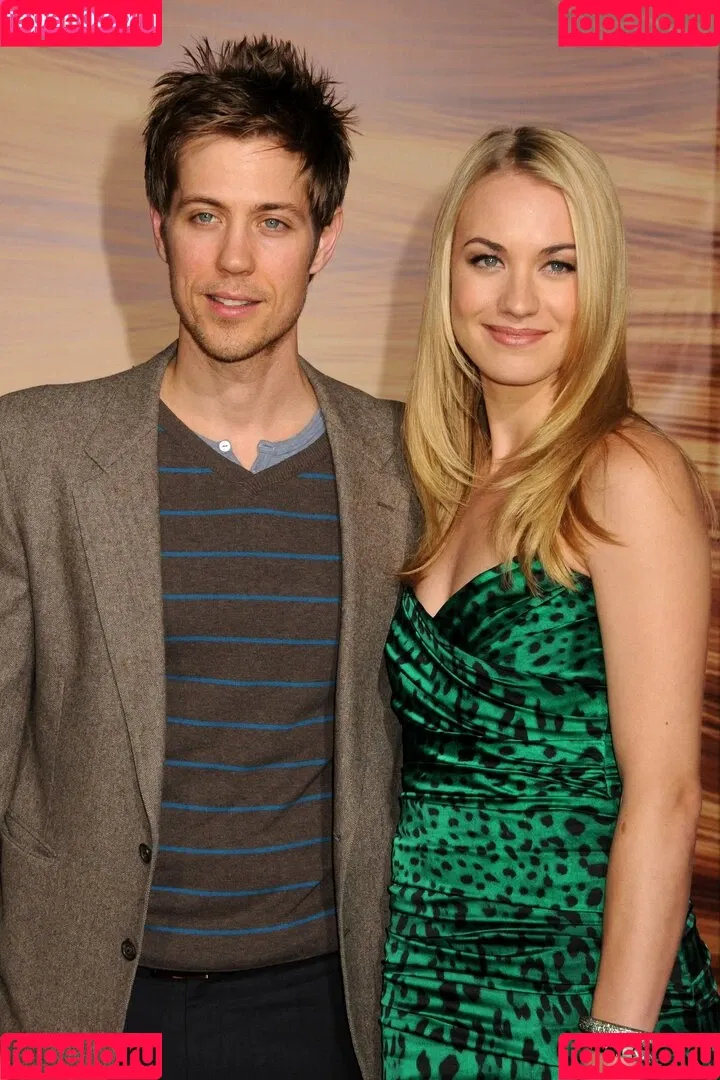 Yvonne Strahovski Onlyfans Photo Gallery 