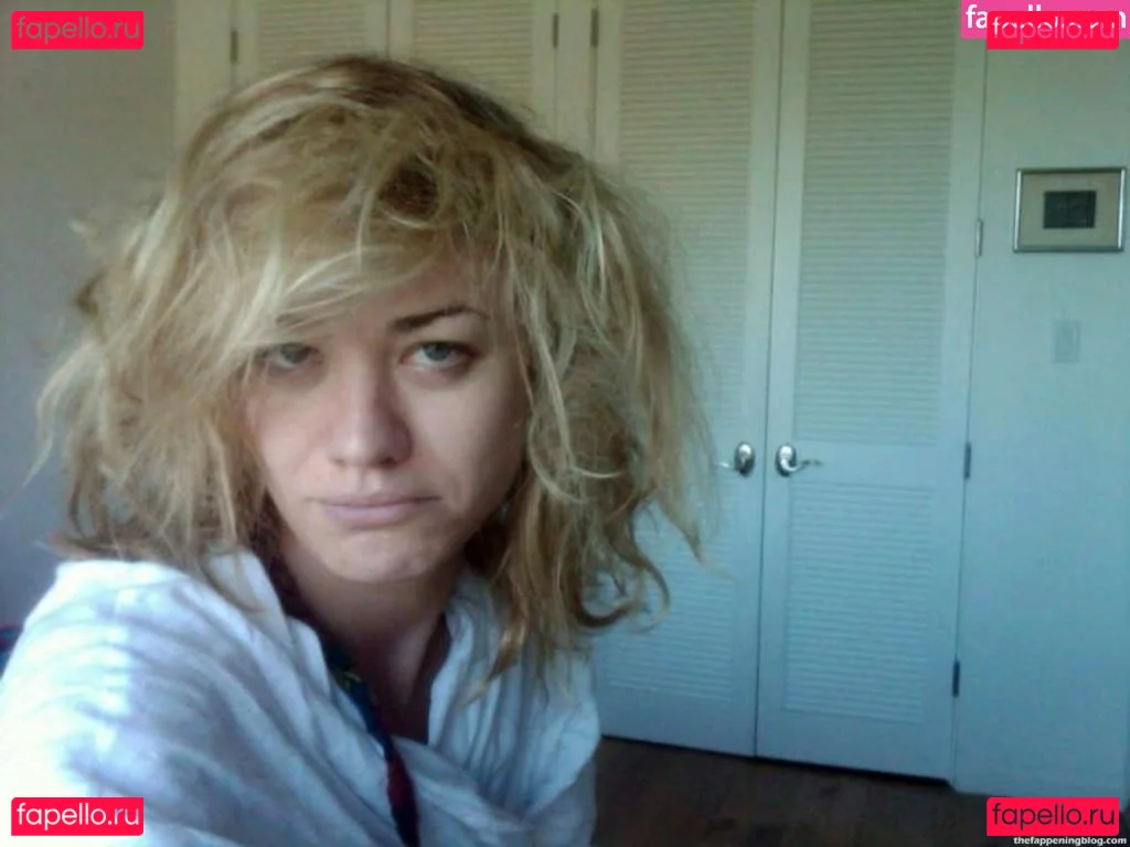 Yvonne Strahovski Onlyfans Photo Gallery 