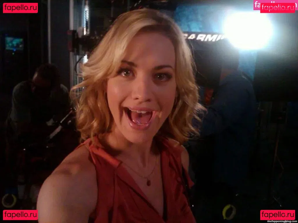 Yvonne Strahovski Onlyfans Photo Gallery 