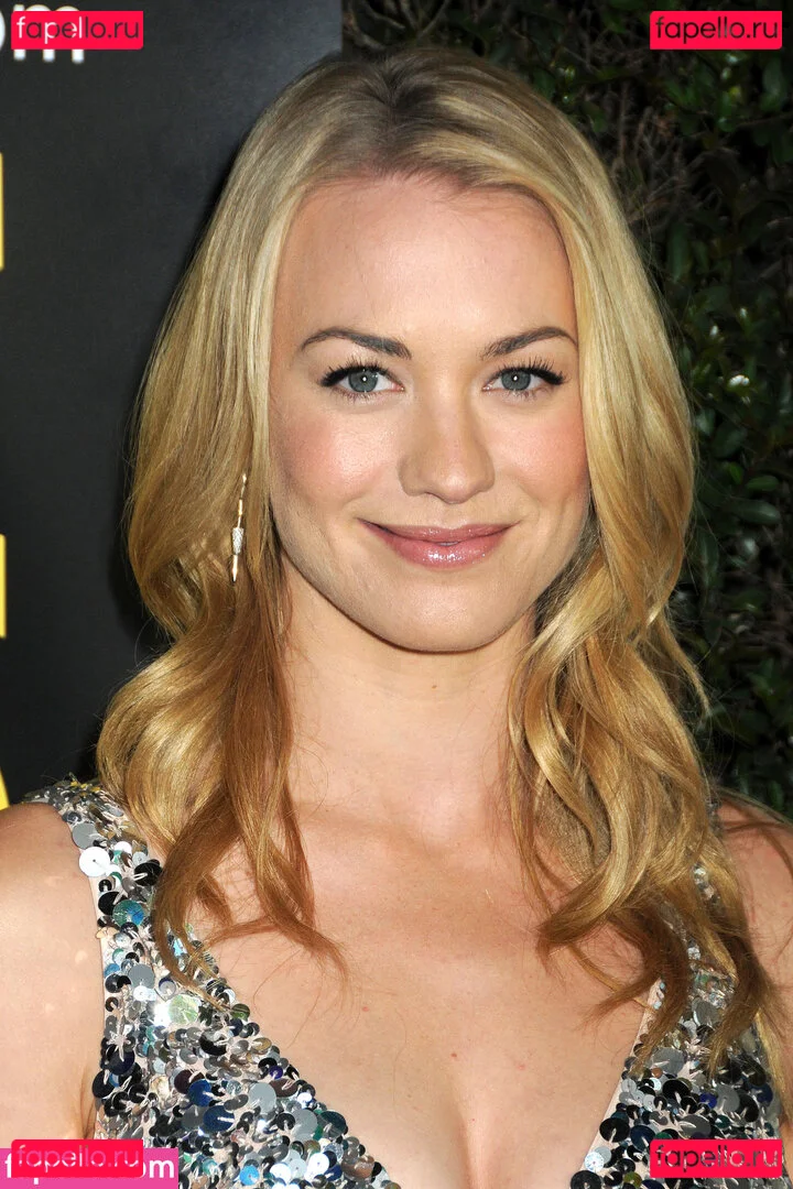 Yvonne Strahovski Onlyfans Photo Gallery 