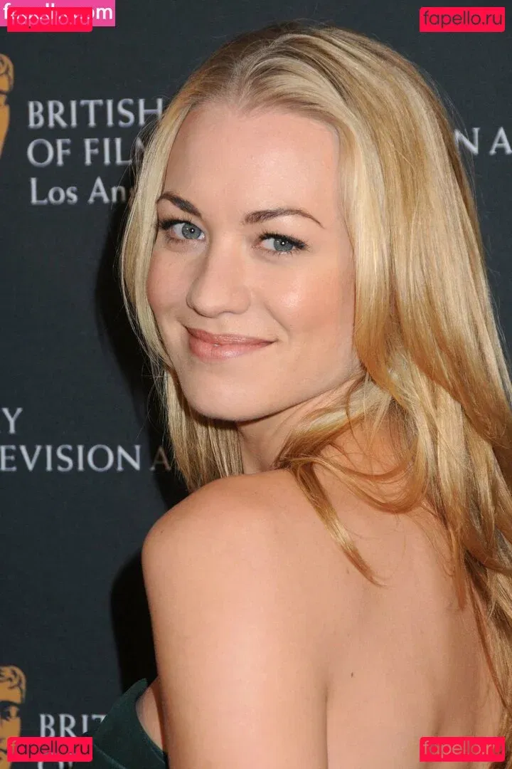 Yvonne Strahovski Onlyfans Photo Gallery 