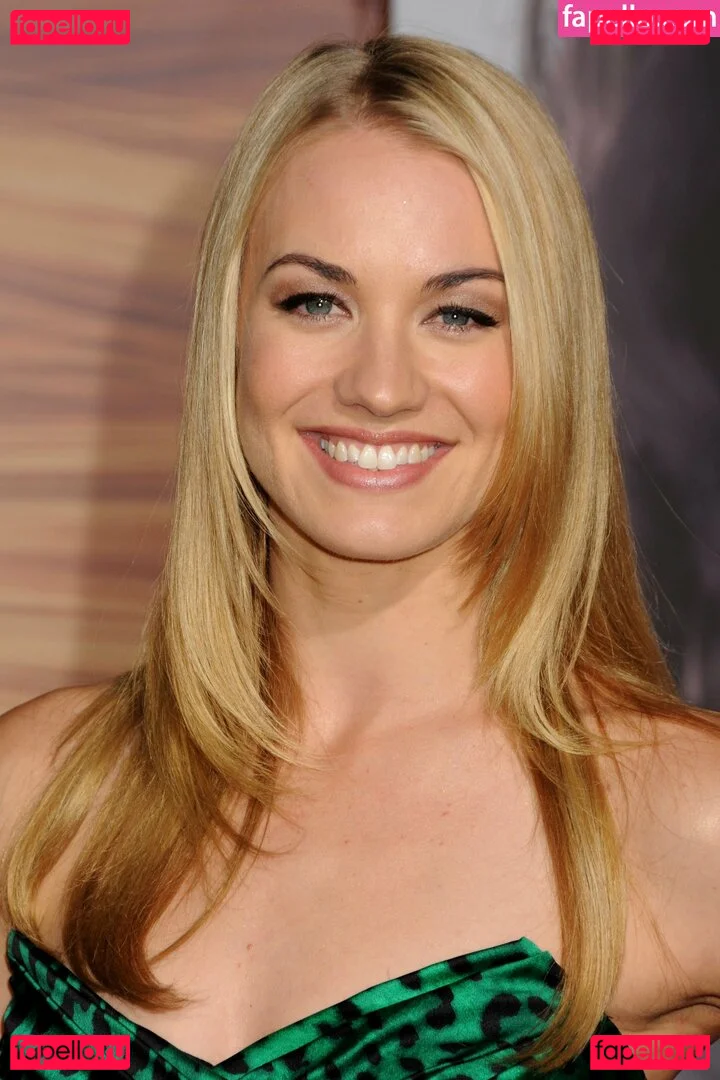 Yvonne Strahovski Onlyfans Photo Gallery 