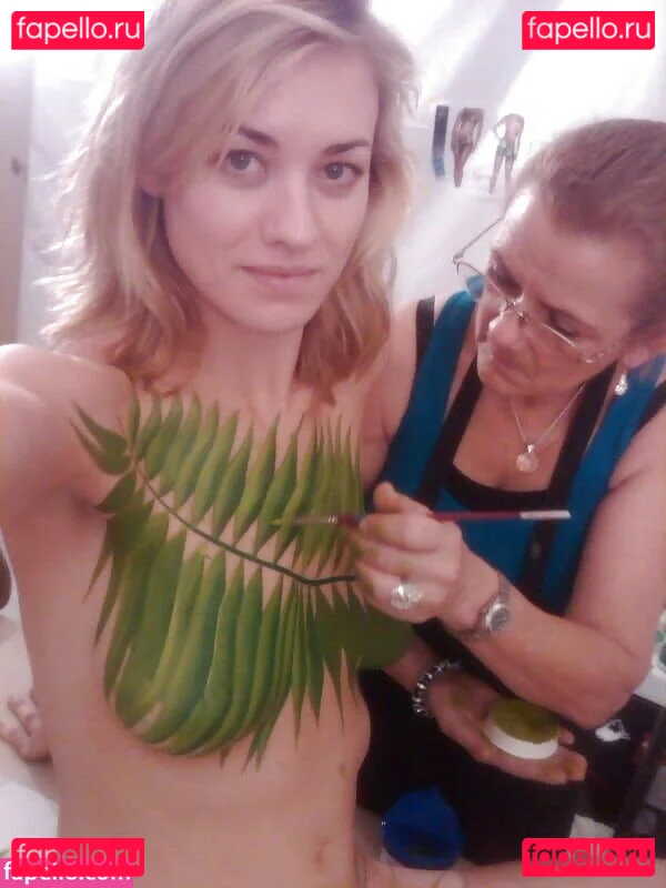 Yvonne Strahovski Onlyfans Photo Gallery 