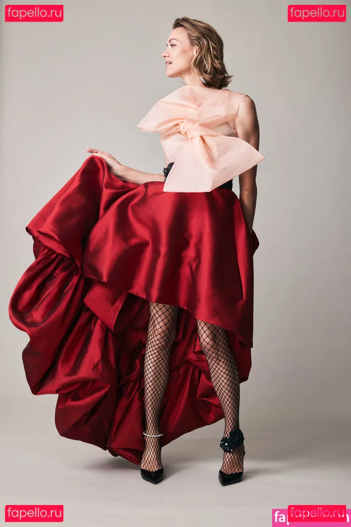 Yvonne Strahovski Onlyfans Photo Gallery 