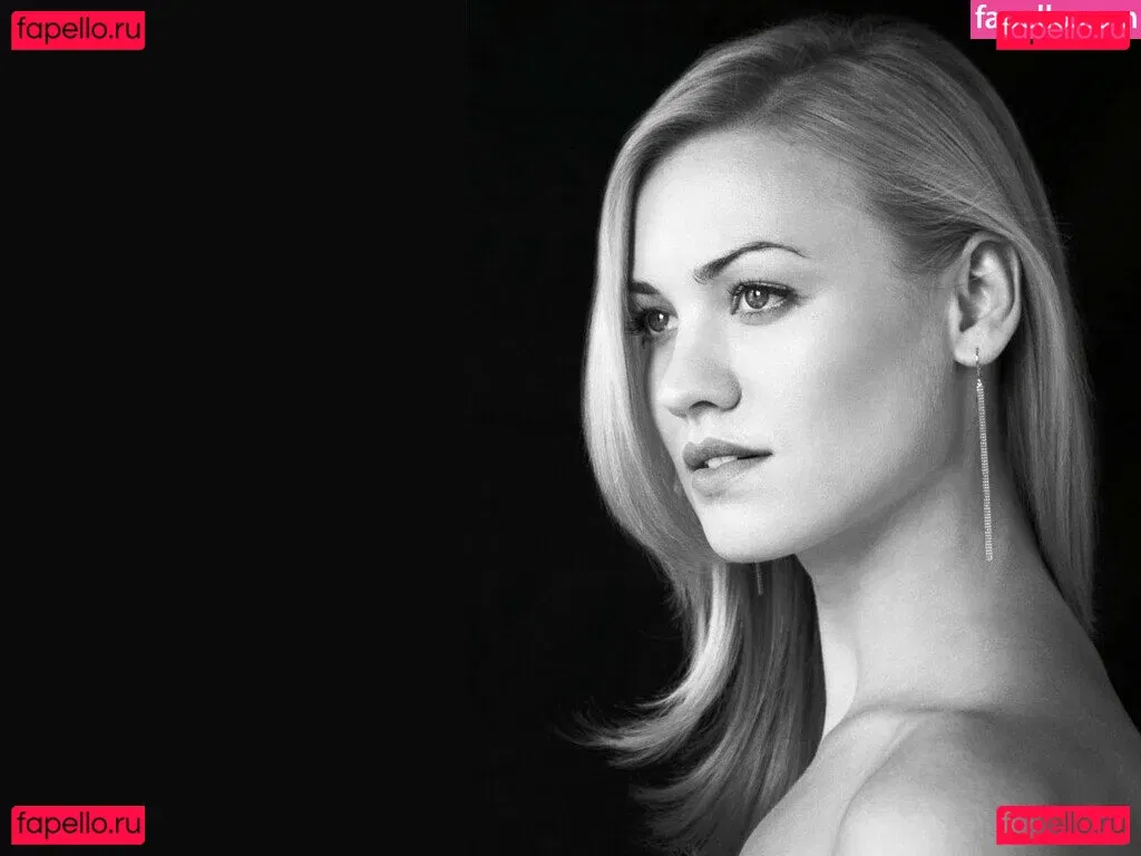 Yvonne Strahovski Onlyfans Photo Gallery 