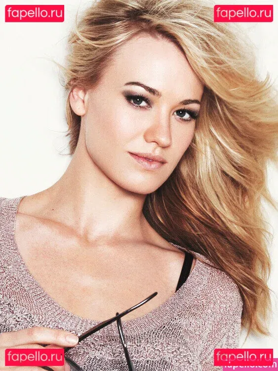 Yvonne Strahovski Onlyfans Photo Gallery 